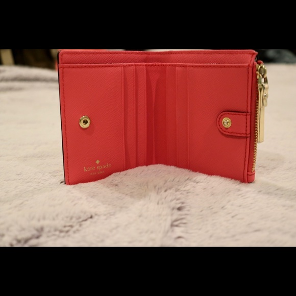 Kate spade Sylvia bifold wallet- Watermelon - Picture 3 of 3
